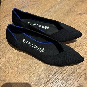 Rothys Black solid point 6.5 excellent condition